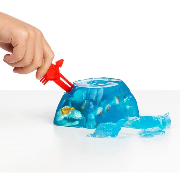 Treasure X Fire vs Ice - Extinct Beasts From Moose Toy - Picture 6 of 7